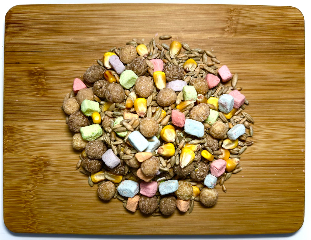 Mr. Opossum’s Squirrel Circus™ – Grain & Peanut Butter Crunch Wildlife Treat Mix